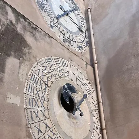 호텔 La Torre Dell'orologio Apartament *